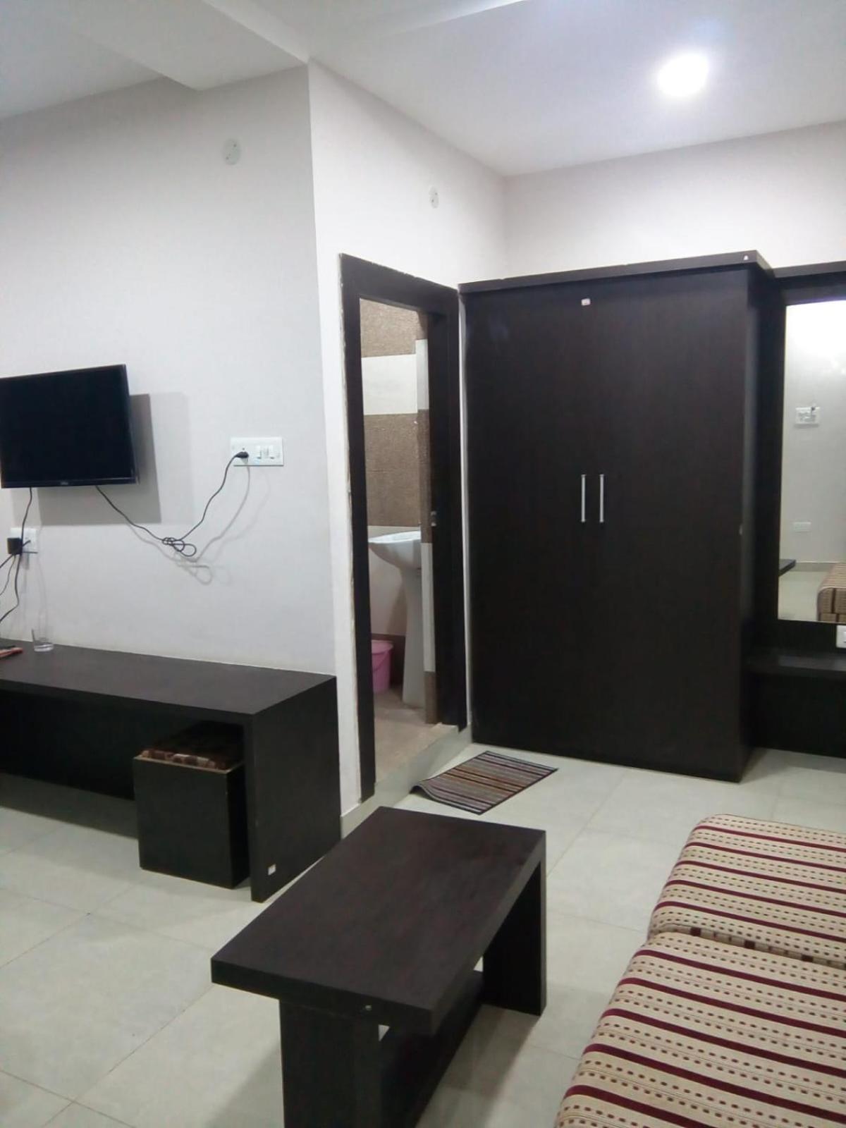 Hotel Indraprasth Balangir ภายนอก รูปภาพ