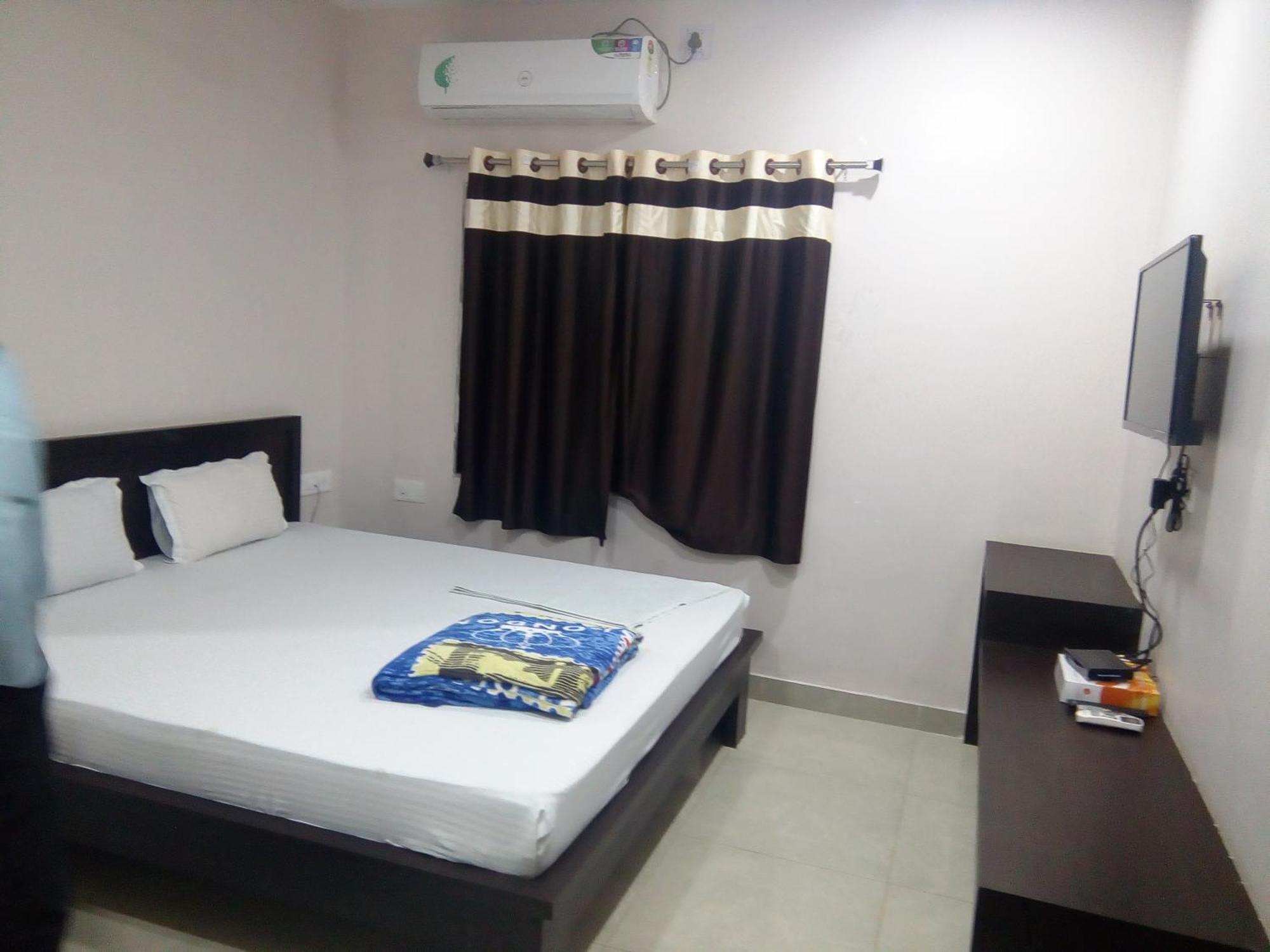 Hotel Indraprasth Balangir ภายนอก รูปภาพ